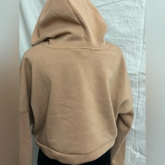 Cropped hoodie and shorts set - Picture 7 of 7